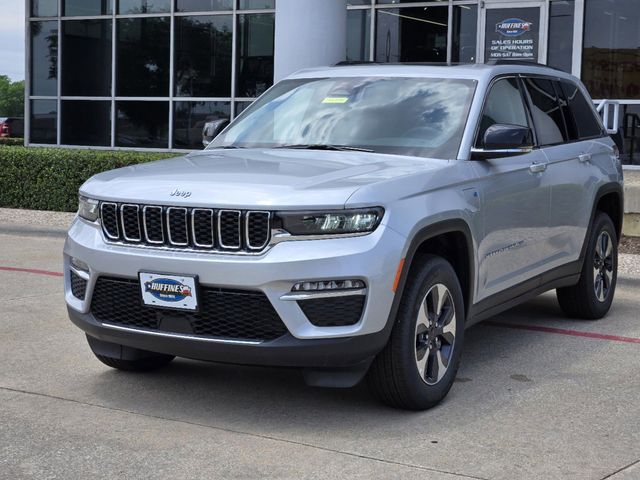 2024 Jeep Grand Cherokee  2