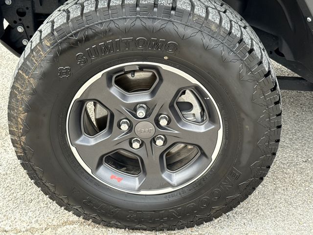 Used 2022 Gray Jeep Rubicon image 9