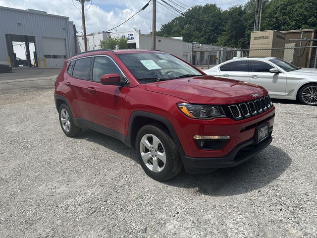 Used 2019 Red Jeep Latitude image 11