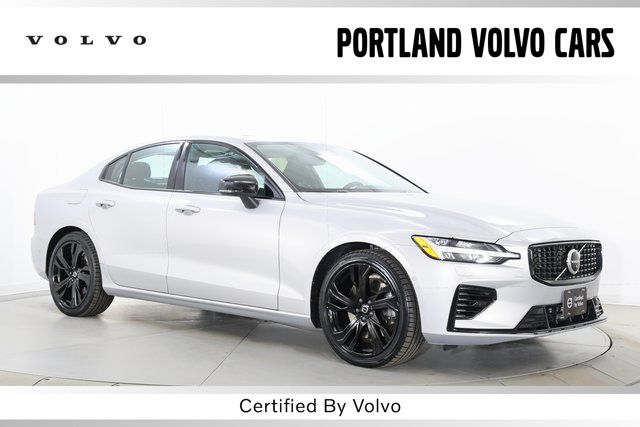 2023 Volvo S60 Recharge T8 Plus Dark Theme eAWD