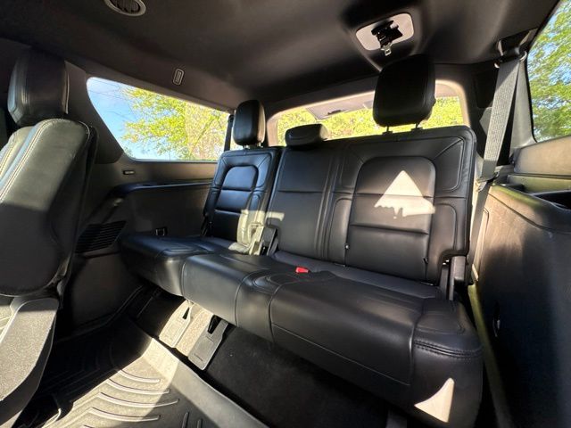Used 2021 Black Lincoln Reserve image 17