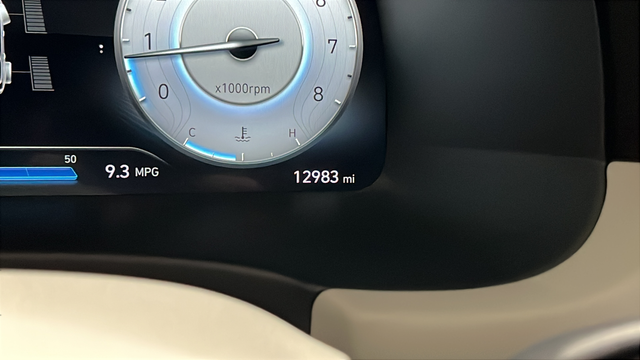 Used 2025 Abyss Black Pearl Hyundai Limited image 10