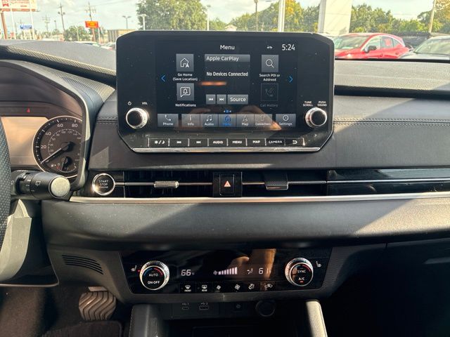 2024 Mitsubishi Outlander SE  at Royal Nissan