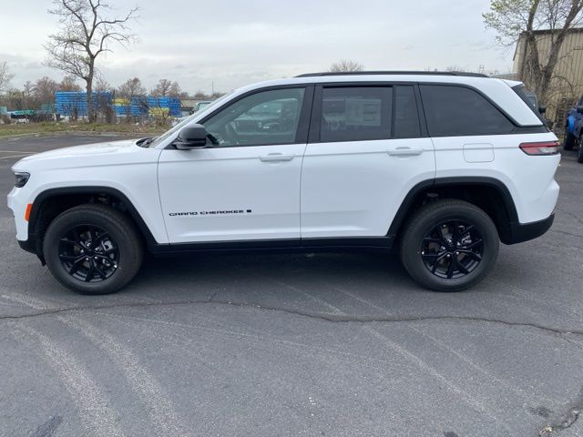 2024 Jeep Grand Cherokee Altitude 8