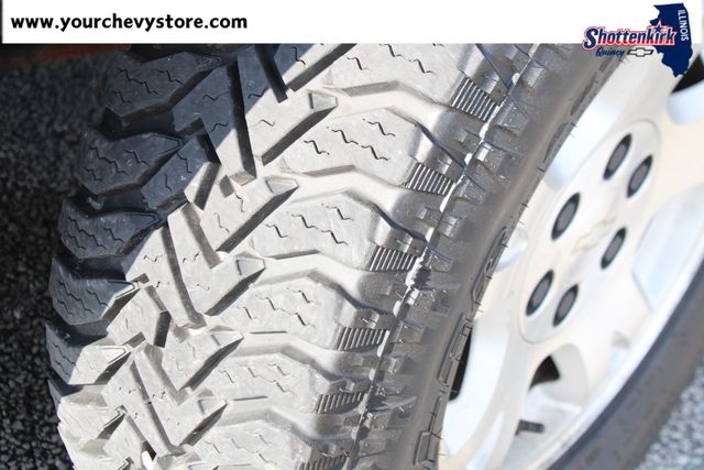Used 2005 Chevrolet Avalanche 1500 Truck