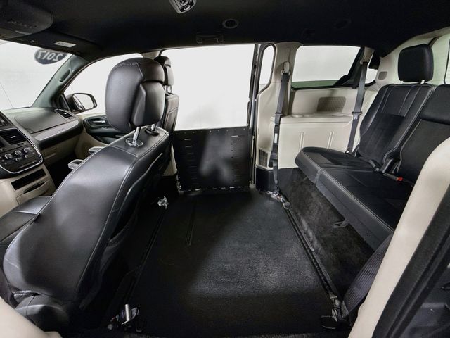 Used 2017 Dodge Grand Caravan Van