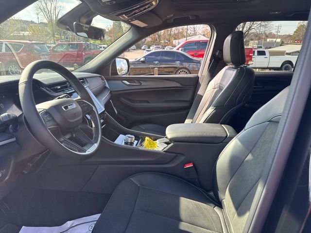 New 2025 Black Jeep Altitude X image 14
