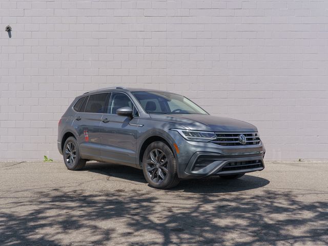Certified Used 2024 Gray Volkswagen 2.0T SE image 9