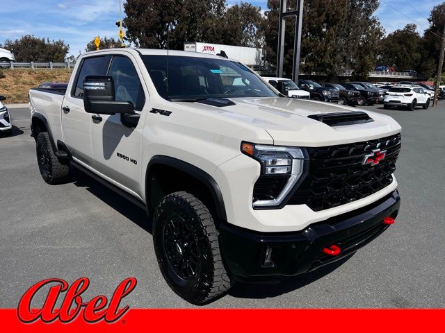 White Sands 2026 Chevrolet Silverado 2500HD ZR2 Crew Cab 4WD Pickup Truck Four-Wheel Drive Automatic