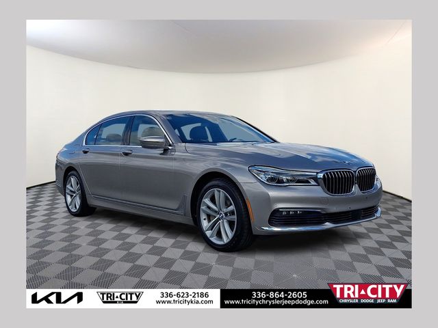2016 BMW 7 Series 750i xDrive AWD Plata (Silver Metallic) Sedán Tracción en las cuatro ruedas 8 velocidades Automática