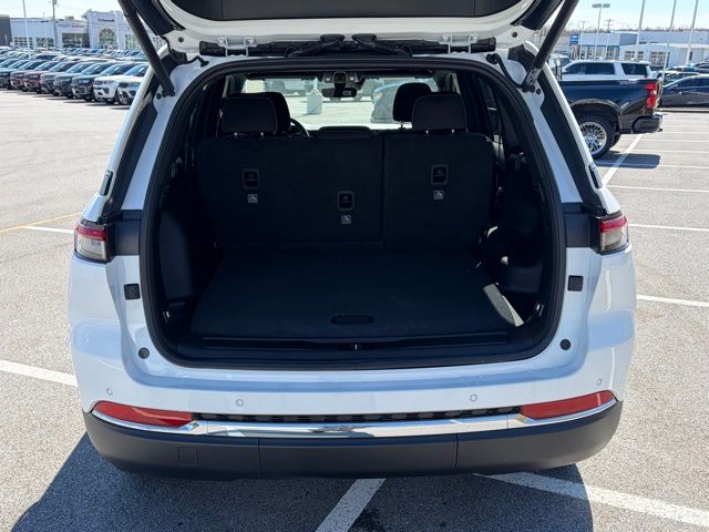 new 2026 Jeep Grand Cherokee car, priced at $42,089