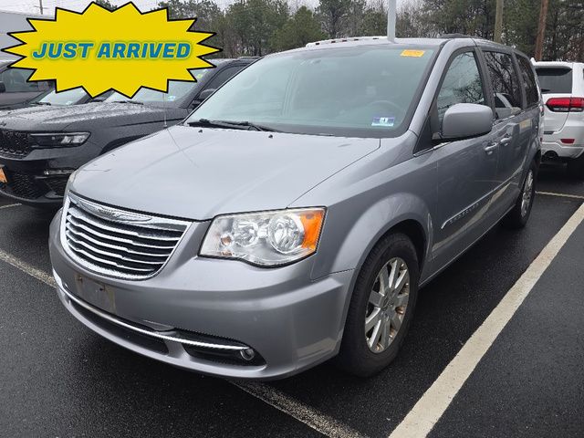 2013 Chrysler Town & Country Touring FWD