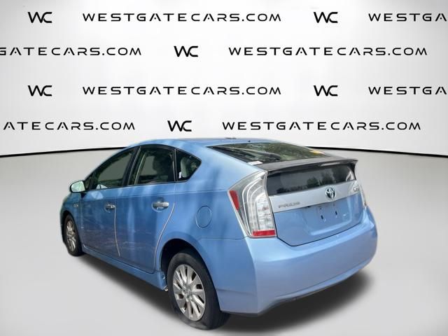 ToyotaPrius Plug-in23