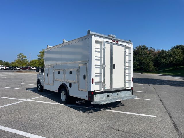 2025 Ford E-Series E-450 SD