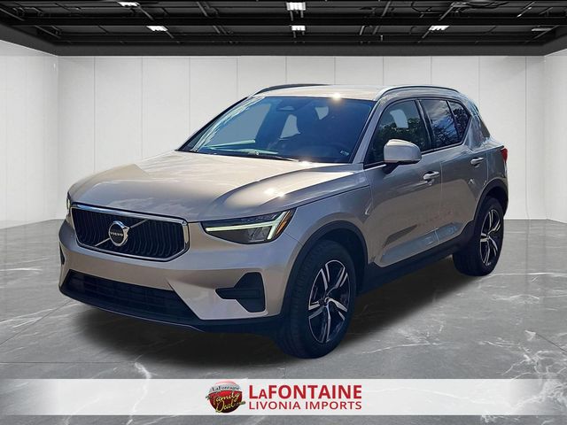 2023 Volvo XC40 B5 Core
