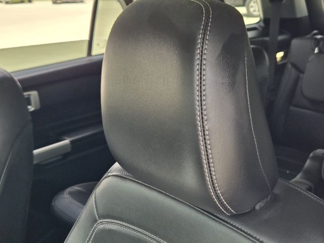 2023 Agate Black Metallic Ford Explorer XLT RWD SUV