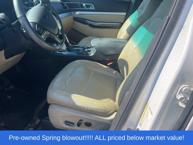 Used 2017 White Ford XLT image 25