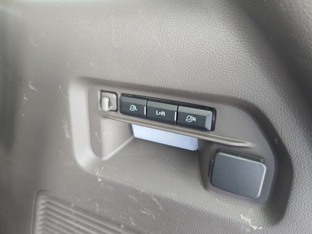 2023 Ford Explorer Platinum:B02247