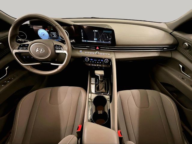 2023 Hyundai Elantra SEL Silver at Bob Ruth Ford