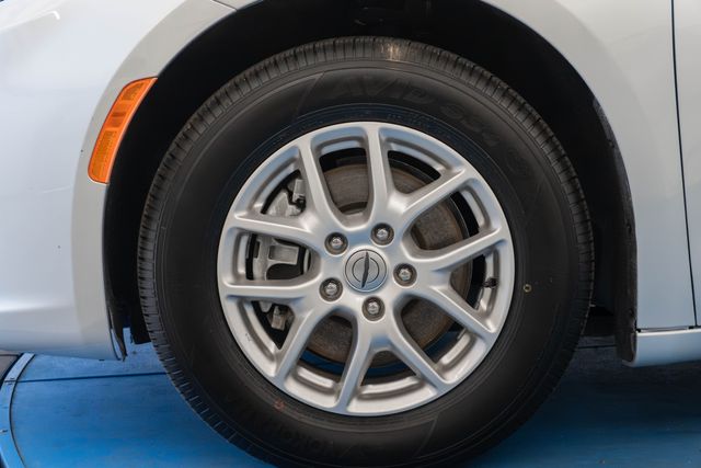 Used 2024 Chrysler Pacifica Van