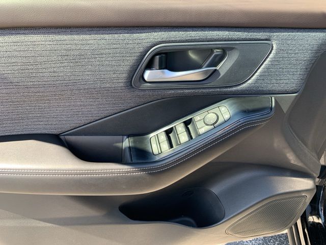 2023 Nissan Rogue SV photo