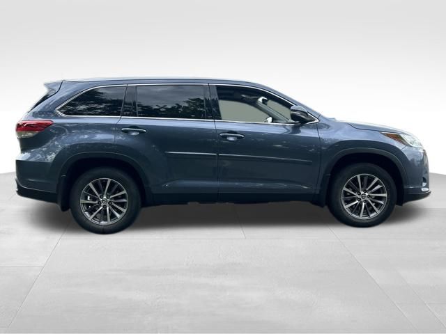used 2019 Toyota Highlander car, priced at $24,059