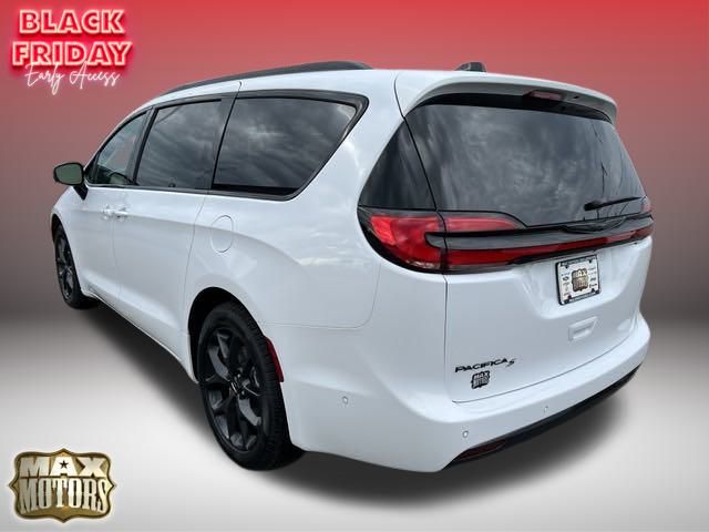 2024 Chrysler Pacifica Touring L 6