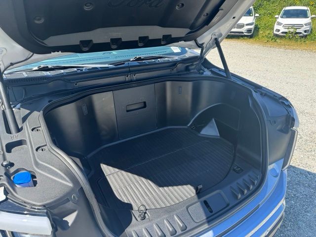 Used 2022 Blue Ford Lariat image 12