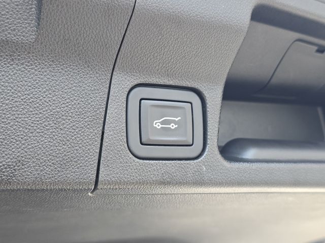 2017 GMC Acadia Denali:46487A