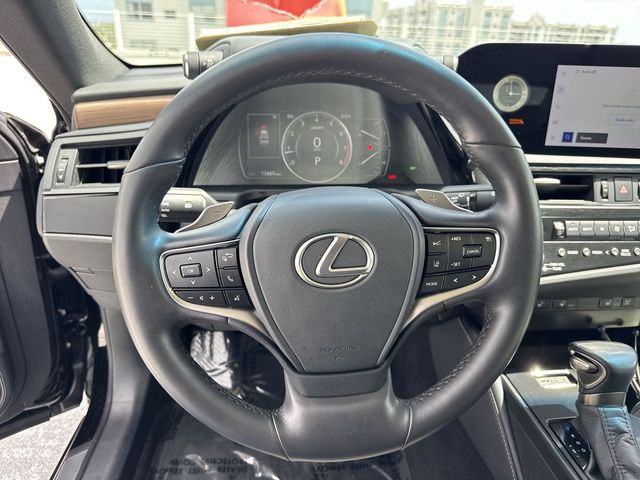 Used 2024 Lexus ES Sedan