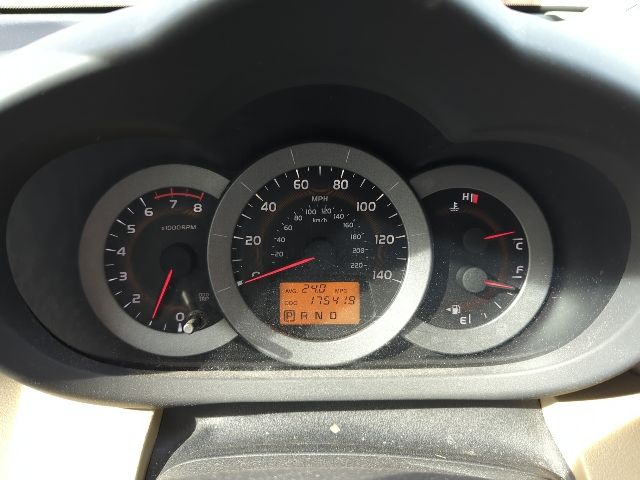 2010 White Toyota RAV4 Base FWD SUV