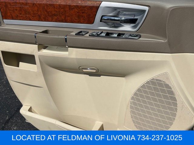 Used 2009 Chrysler Town & Country For Sale in Muncie, IN