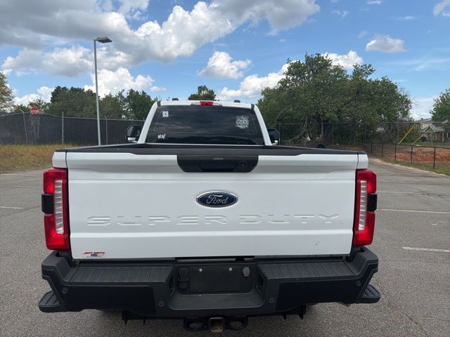 Used 2024 White Ford XL image 4