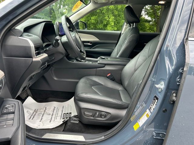 used 2025 Toyota Grand Highlander Hybrid car, priced at $55,999