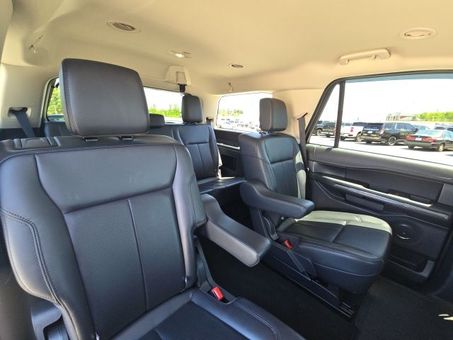 2024 Ford Expedition XLT:B02304