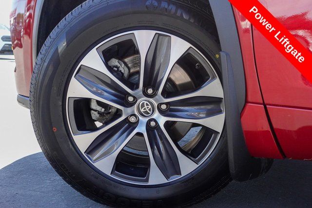 used 2023 Toyota Highlander car, priced at $34,099