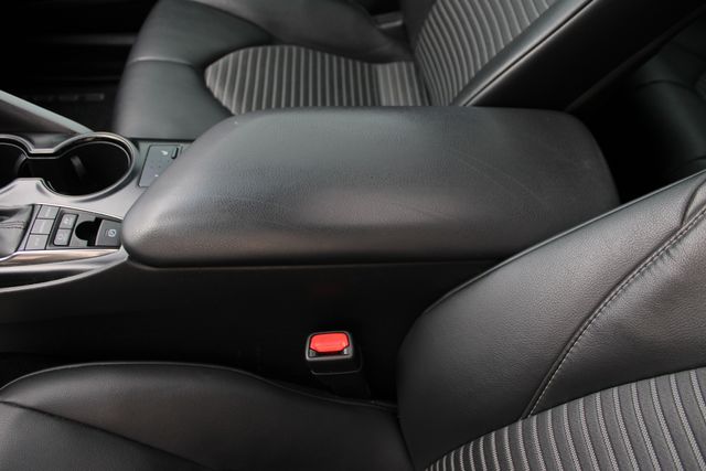 Used 2019 White Toyota SE image 19