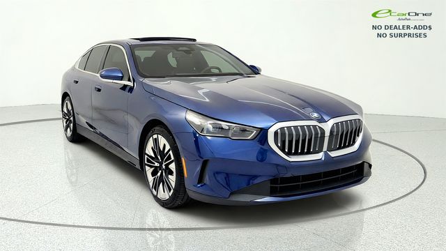 Phytonic Blue Metallic 2026 BMW 5 Series Sedan Rear-Wheel Drive 8-Speed Automatic