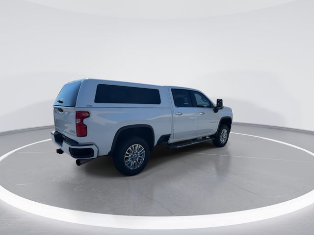 Used 2023 White Chevrolet High Country image 7