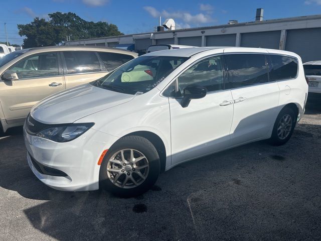 Bright White Clearcoat 2024 Chrysler Voyager LX FWD Minivan Front-Wheel Drive 9-Speed Automatic