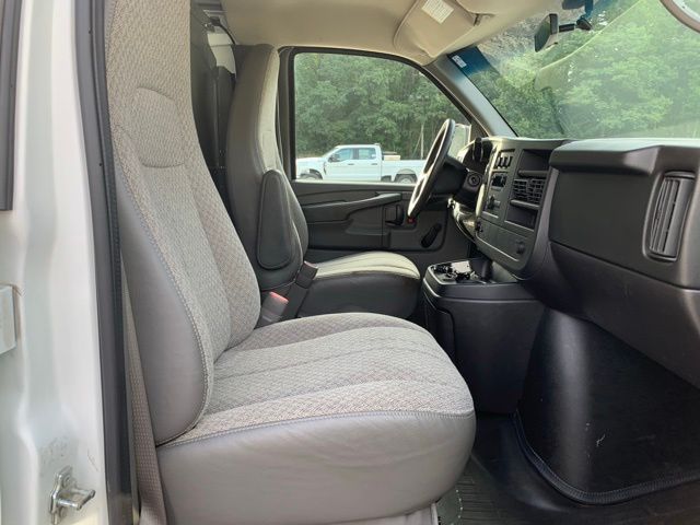 Used 2011 White Chevrolet Work Van image 19