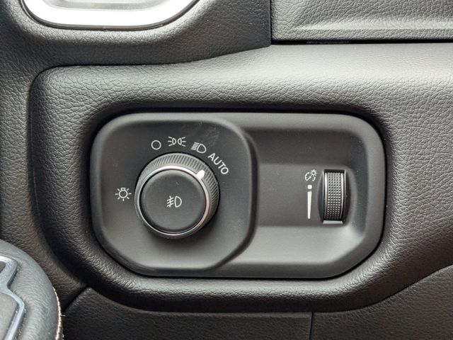 2024 Ram 3500 Chassis Tradesman/SLT/Laramie/Limited