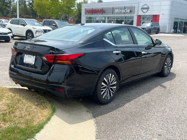 Used 2024 Nissan Altima Sedan