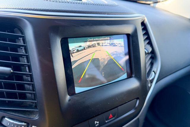 used 2020 Jeep Cherokee car, priced at $18,290