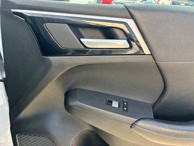2024 Mitsubishi Outlander SE  at Royal Nissan