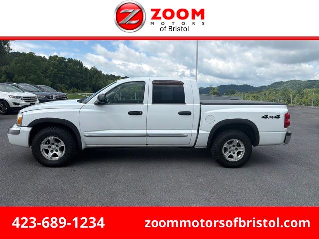 Bright White 2007 Dodge Dakota Pickup Truck Four-Wheel Drive 5-Speed Automatic