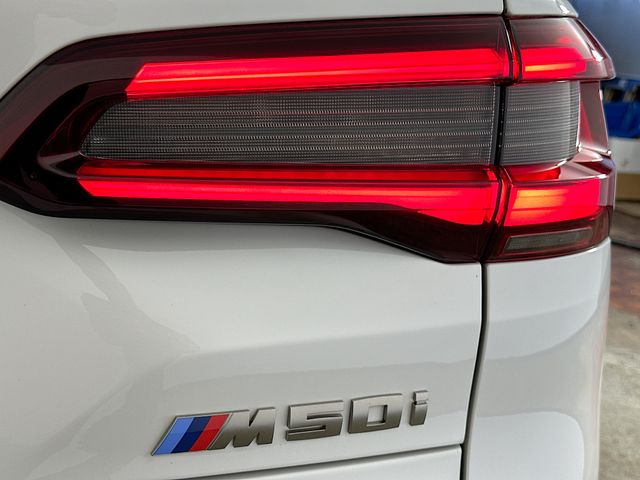 2022 BMW X5 M50i 36