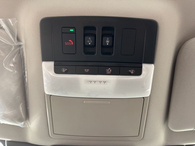 2025 Everest White Pearl Tricoat Nissan Pathfinder Platinum 4X4 SUV
