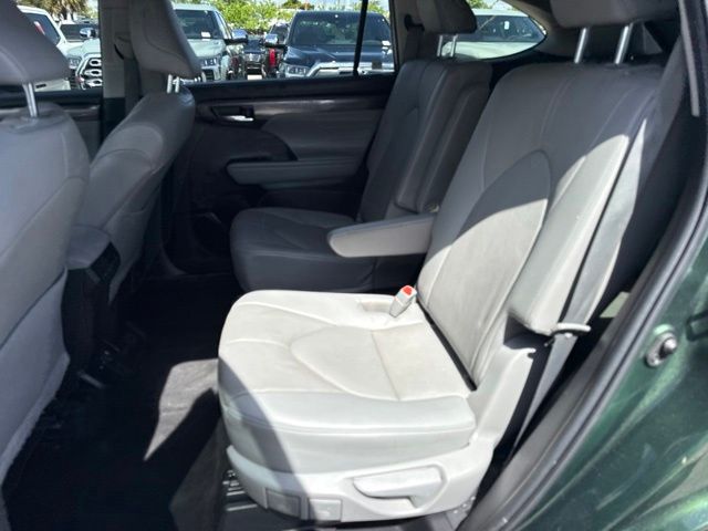Used 2023 Toyota Highlander SUV