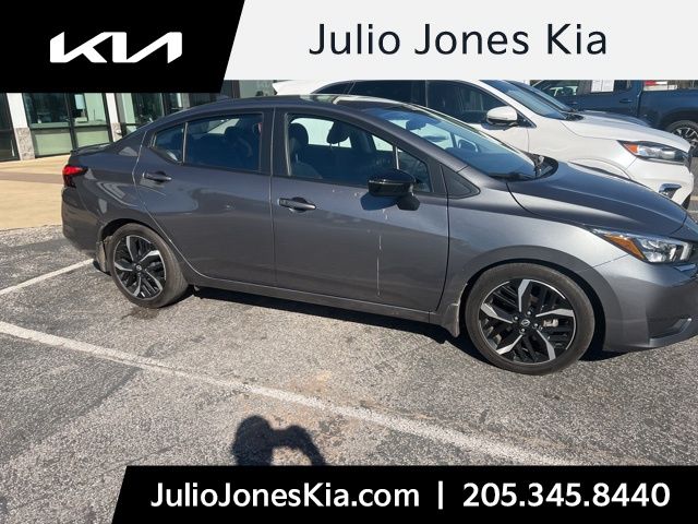2023 Nissan Versa SR FWD